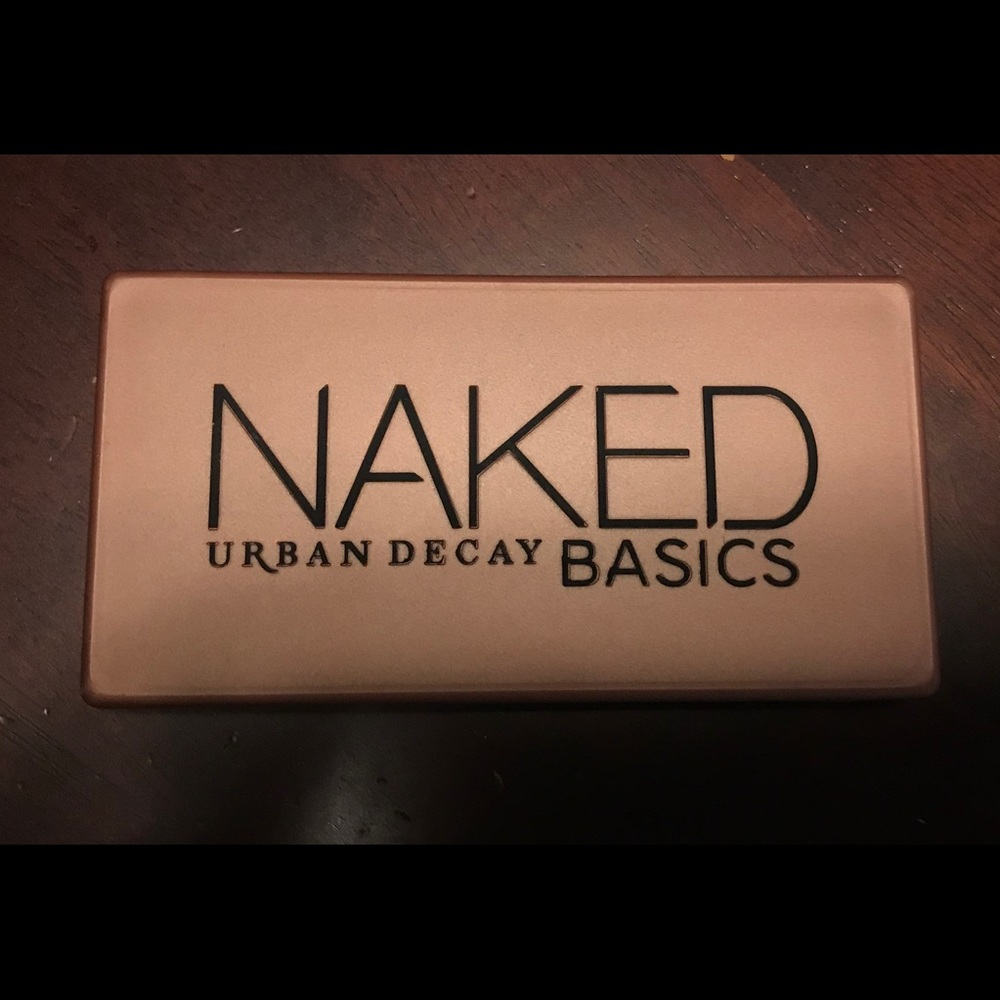 Naked basic’s eyeshadow pallet